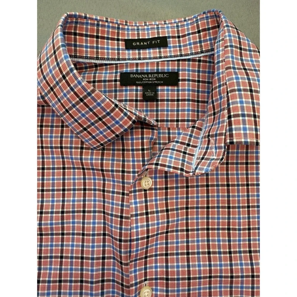 Banana Republic Button Up Shirt Tailored Grant Fit Red Blue Black Non-Iron Large